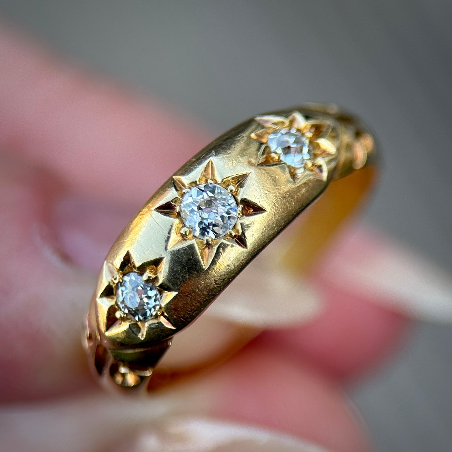 18ct Gold Antique Fully Hallmarked Old Cut three stone Diamond gypsy Ring 3.4g