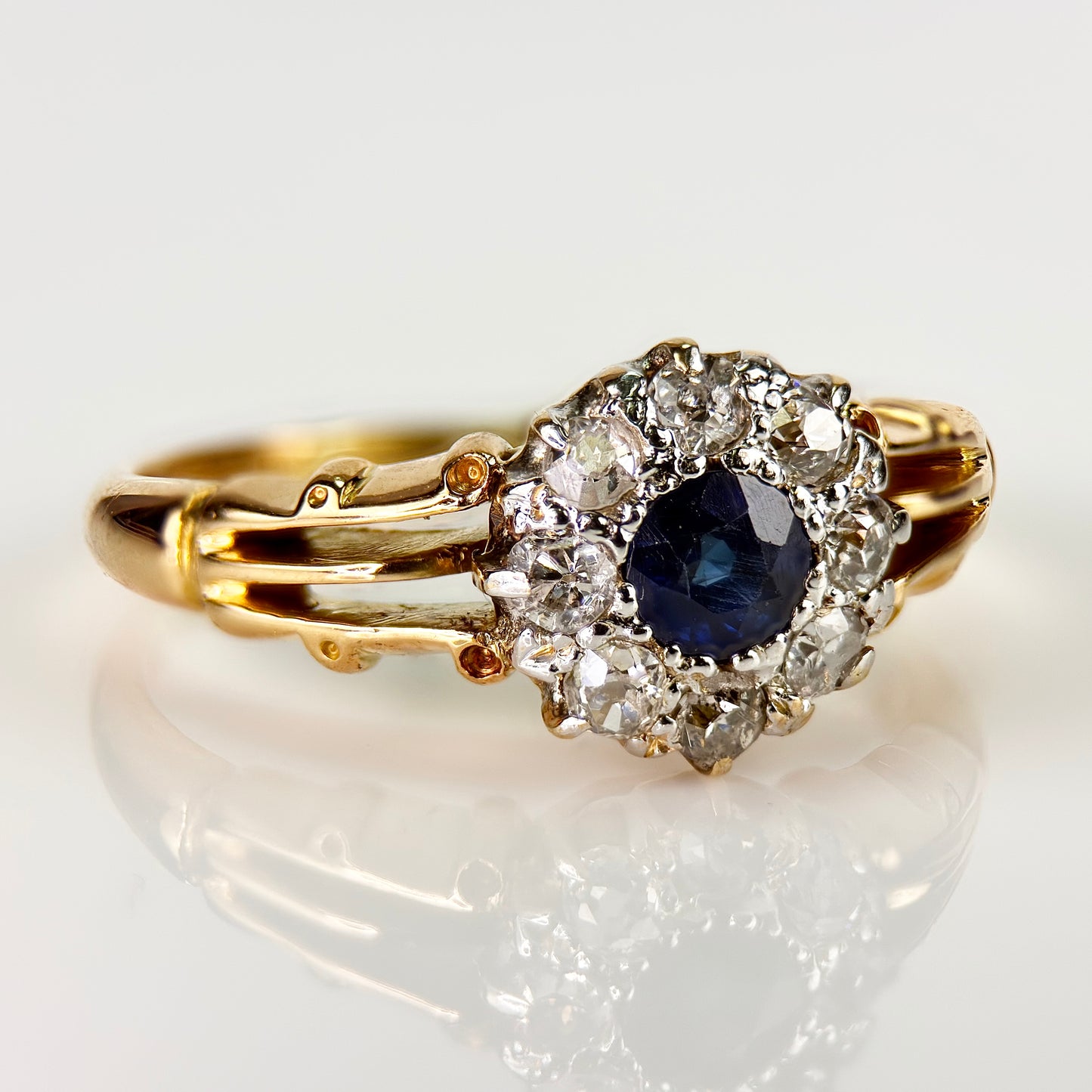18CT Gold Antique 0.25ct Sapphire & 0.32ct Old Cut Diamond Cluster Ring