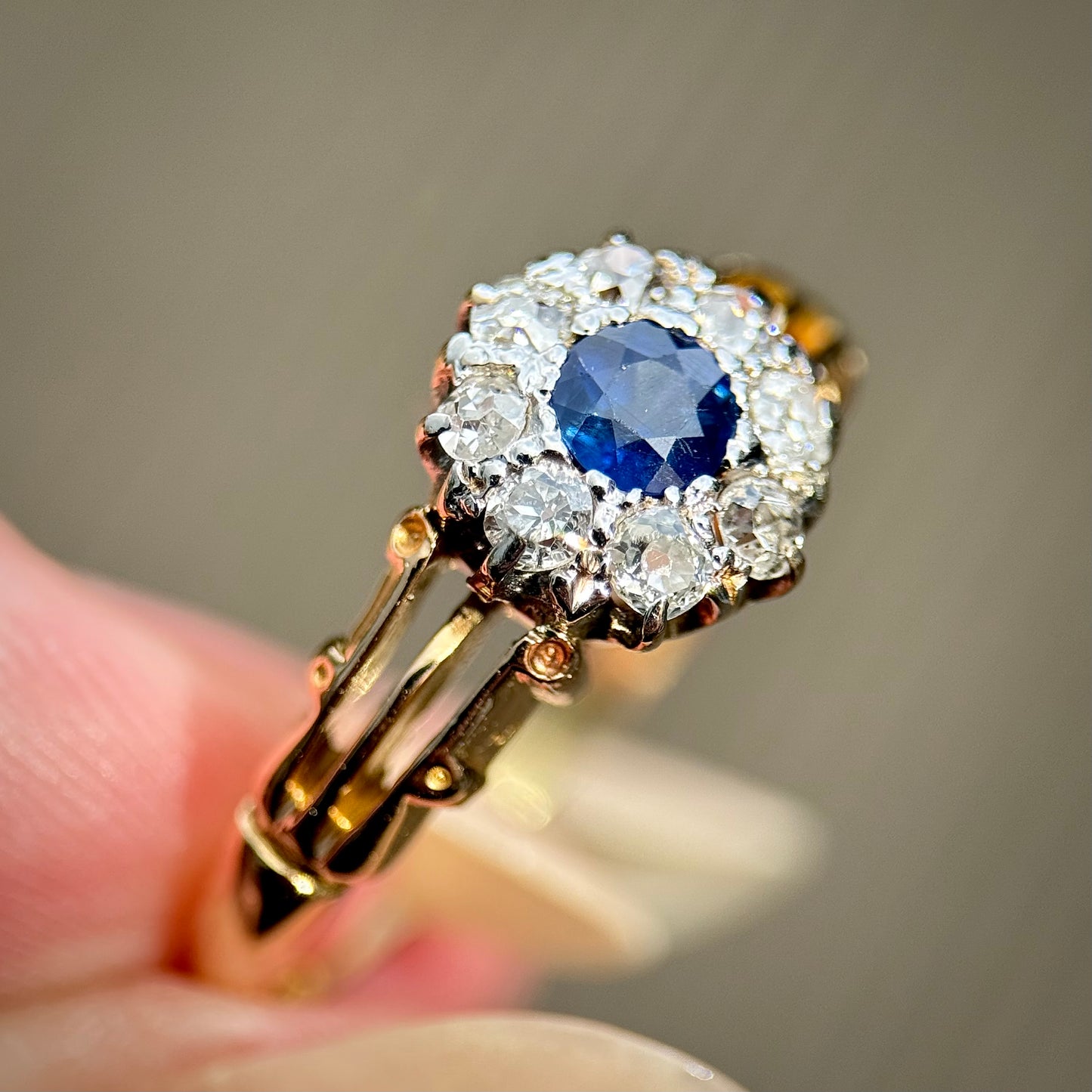 18CT Gold Antique 0.25ct Sapphire & 0.32ct Old Cut Diamond Cluster Ring