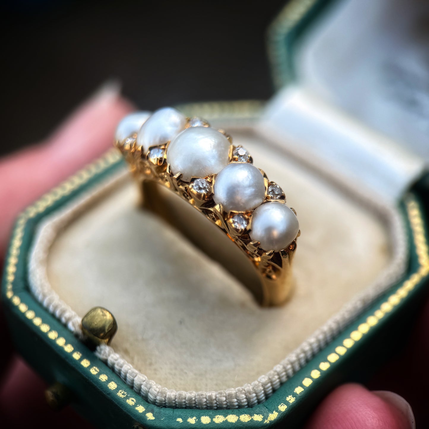 HUGE 18CT Gold Antique Pearl & old cut diamond five stone half hoop ring 7.8g