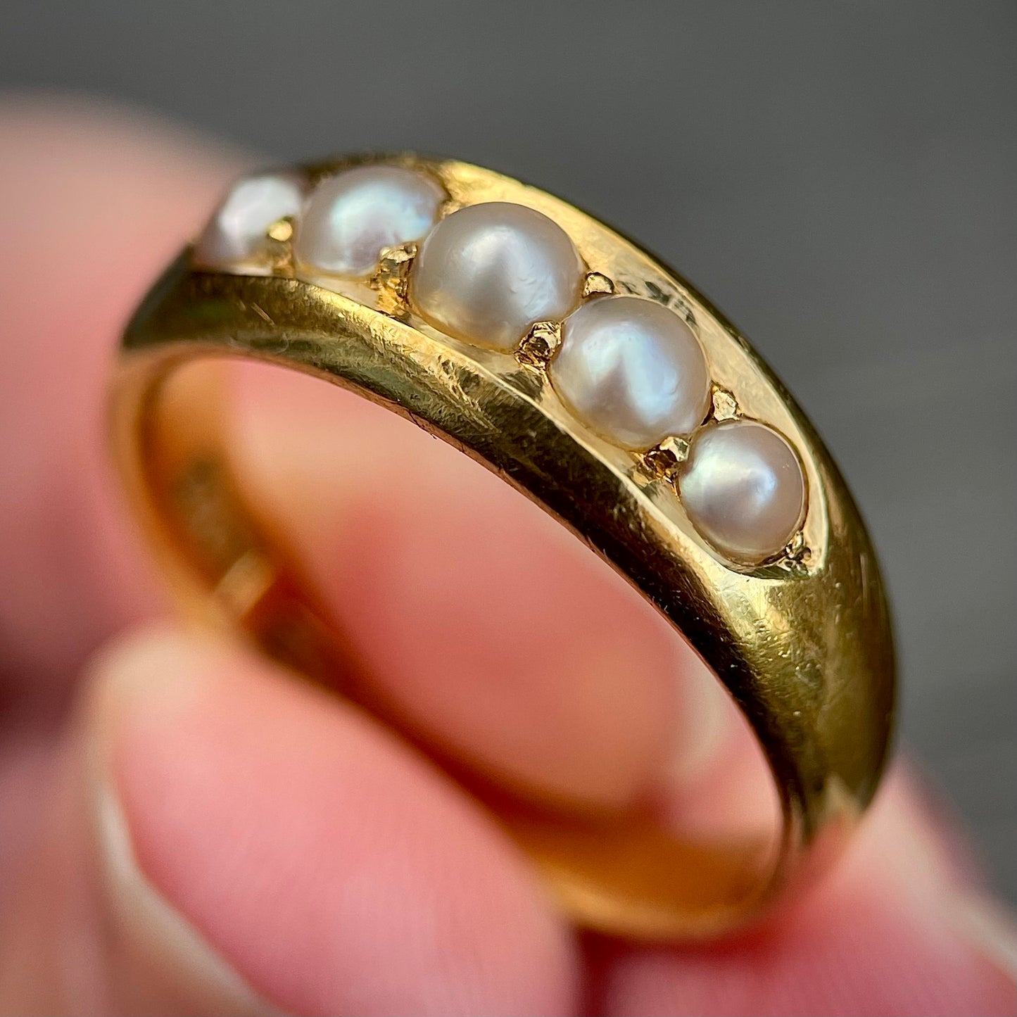 Heavy 18CT Gold Antique Pearl five stone half hoop gypsy ring 7.4g Size R 1/2