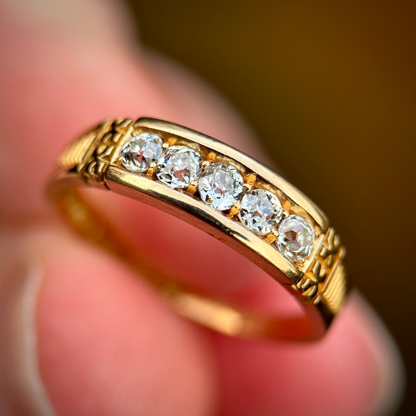18ct Gold Antique Victorian 0.30CT Old Cut Diamond Five Stone Ring Size J