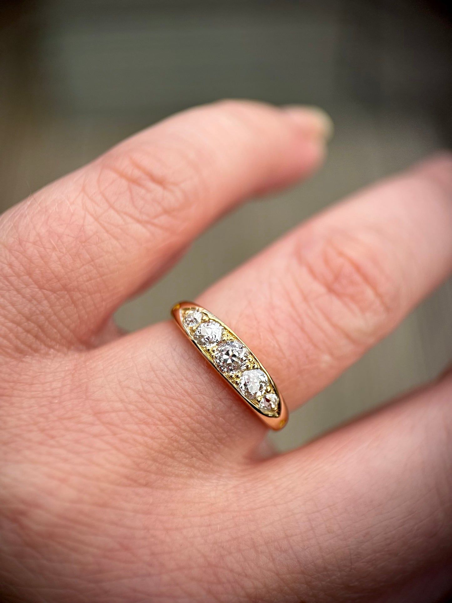 18ct Gold Antique 0.80ct Old Cut Diamond Five Stone Half Hoop Ring Size N