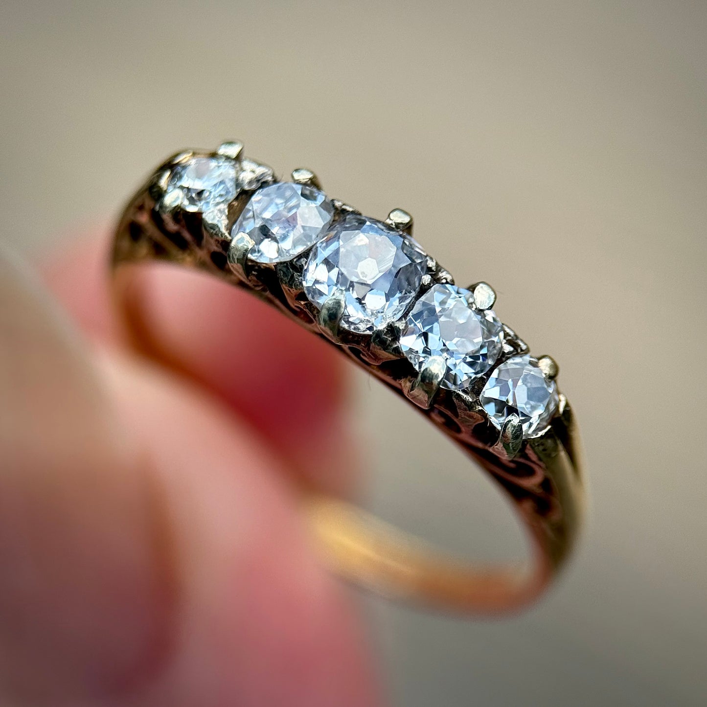 18ct Gold Antique 0.875ct Old Cut Diamond Five Stone Half Hoop Ring Size Q