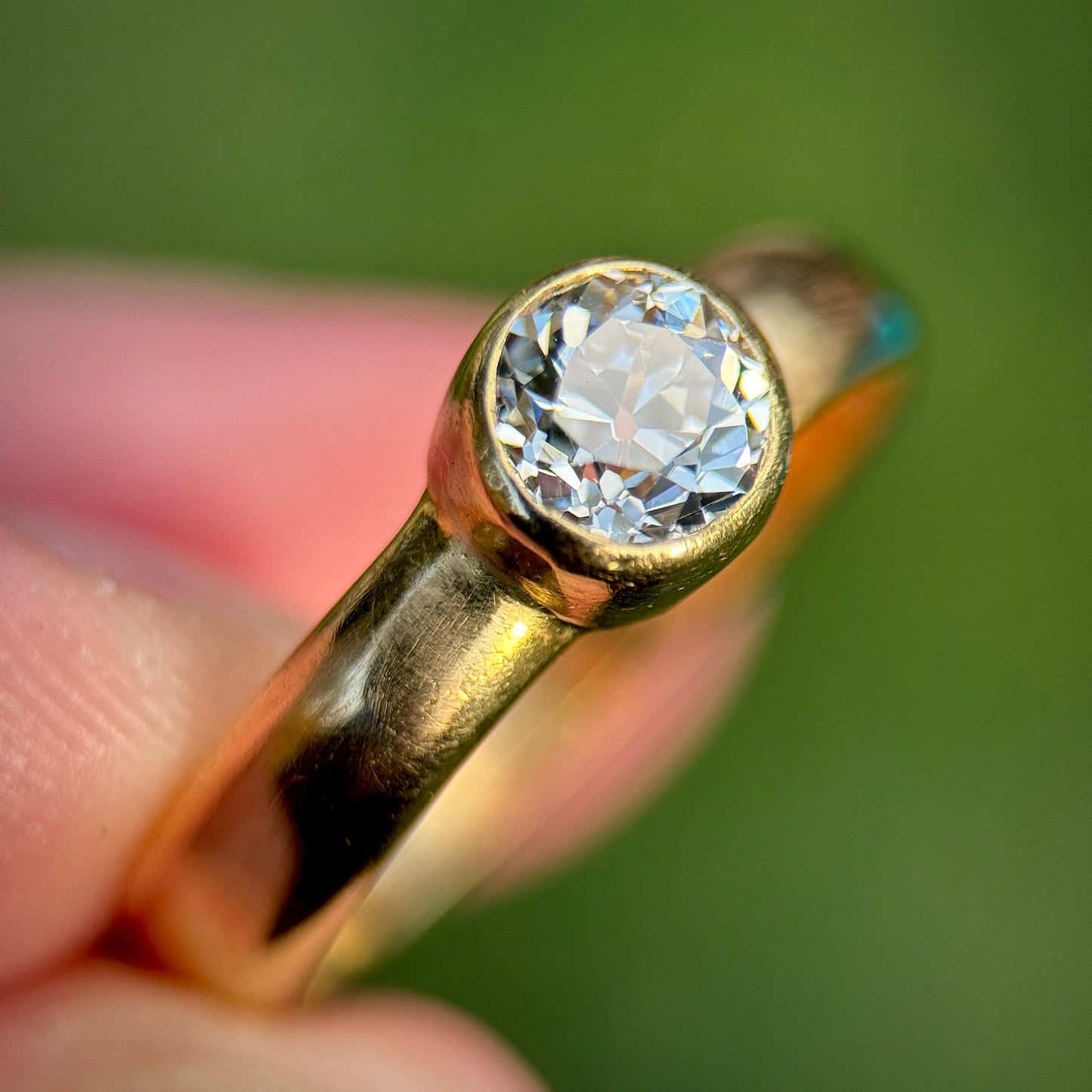0.90CT Old Mine Cut Diamond Solitaire 18ct Gold Ring Size Q 5.0g