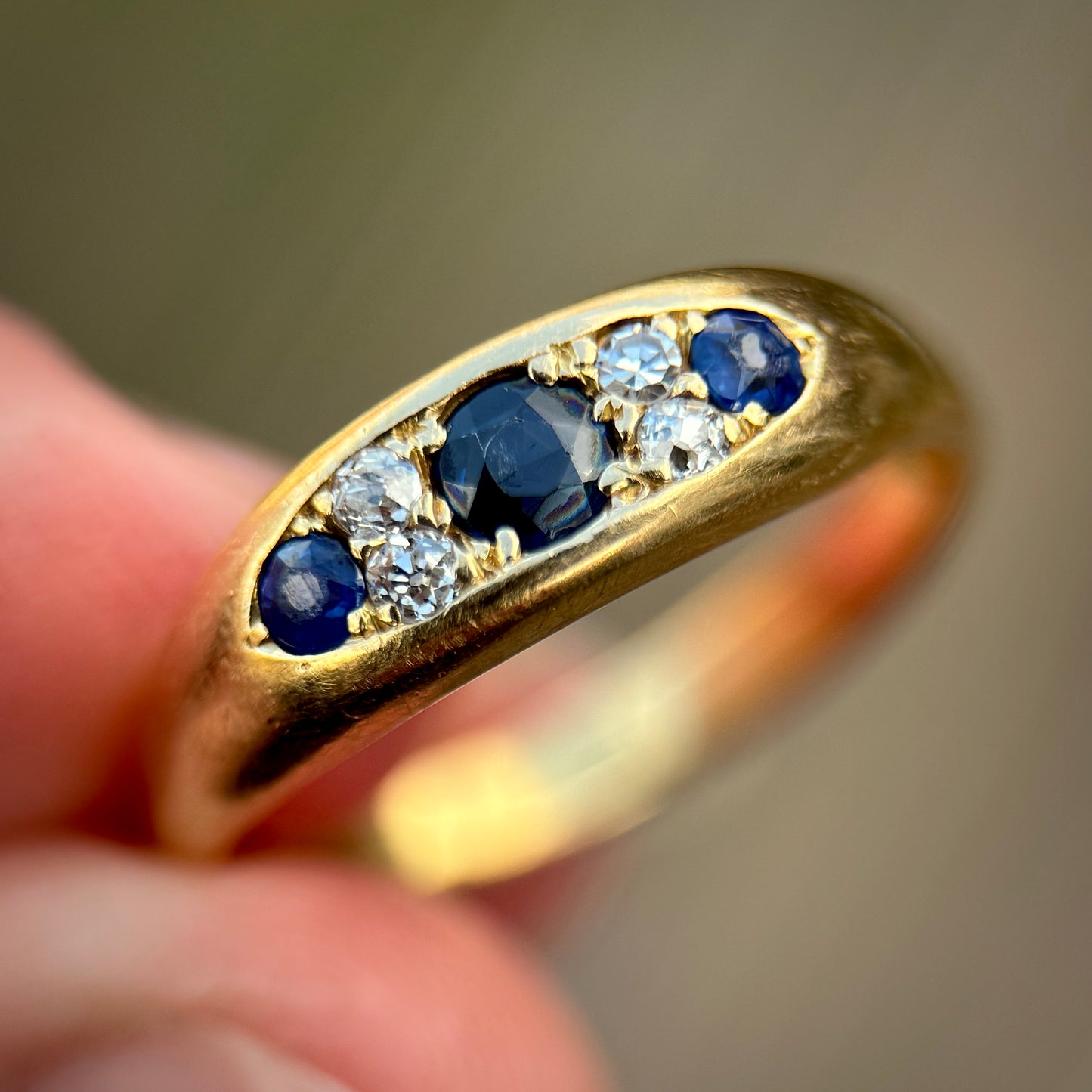 18ct Gold Sapphire & Old Cut Diamond gypsy Ring Heavy 5.4 grams Size R