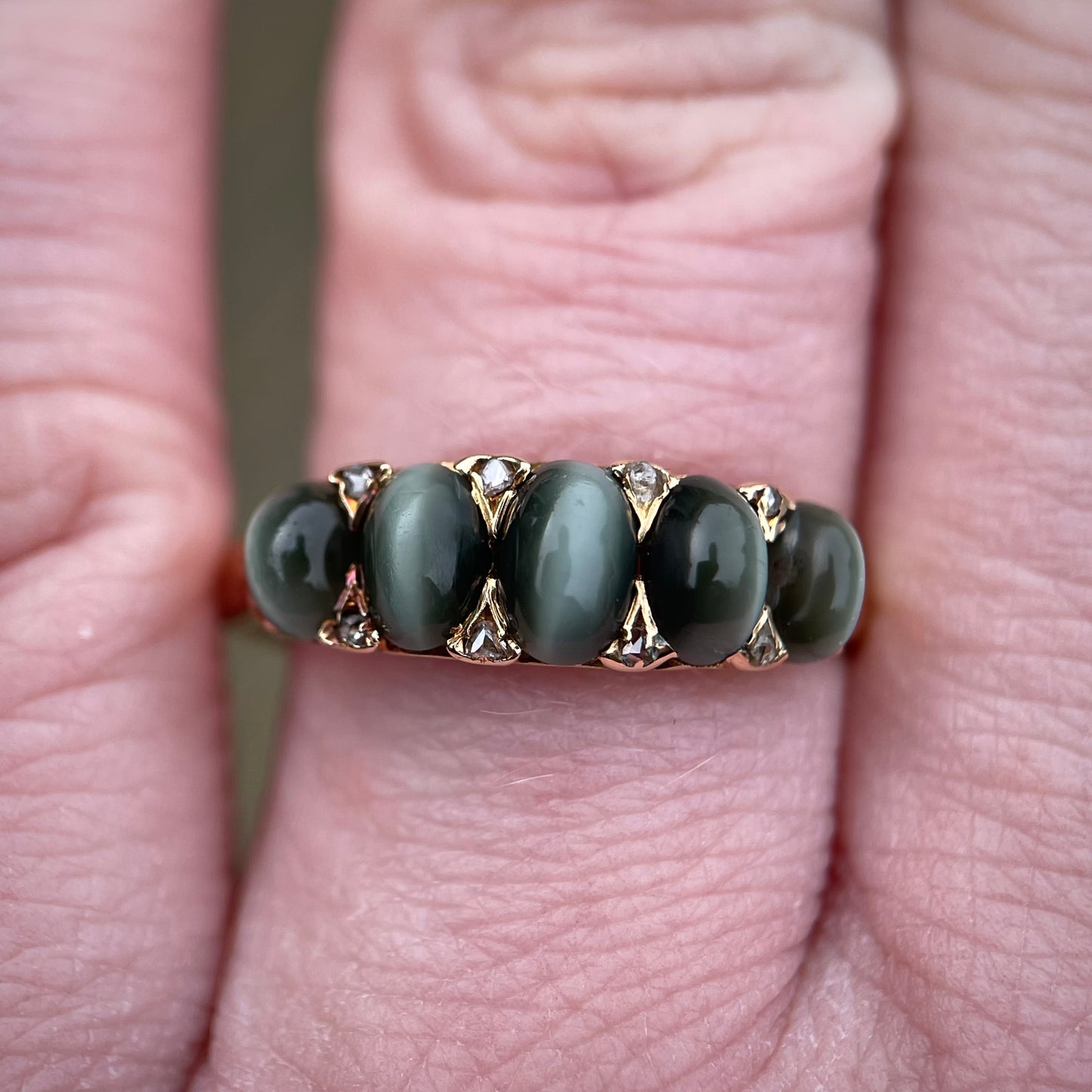 18CT Gold Antique Victorian (1887) Cats Eye Chrysoberyl & Diamond Ring
