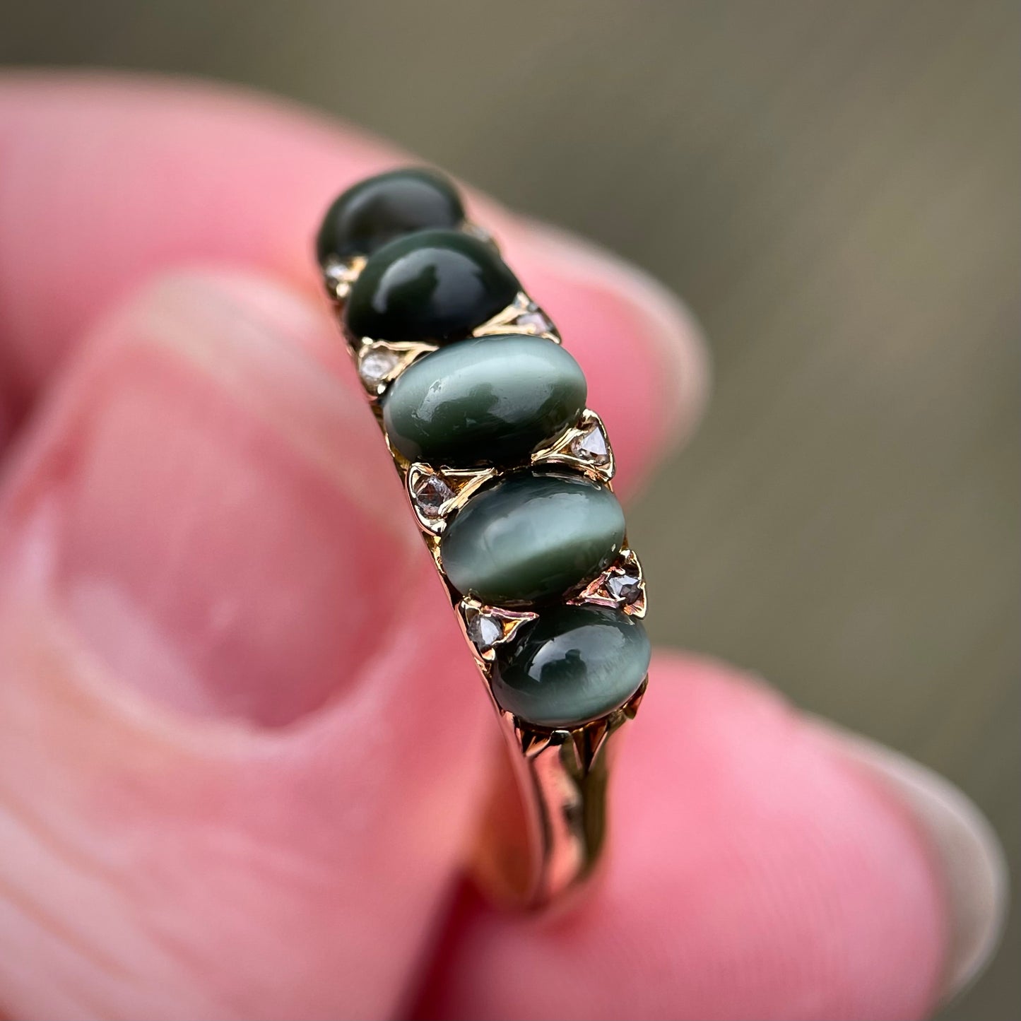 18CT Gold Antique Victorian (1887) Cats Eye Chrysoberyl & Diamond Ring