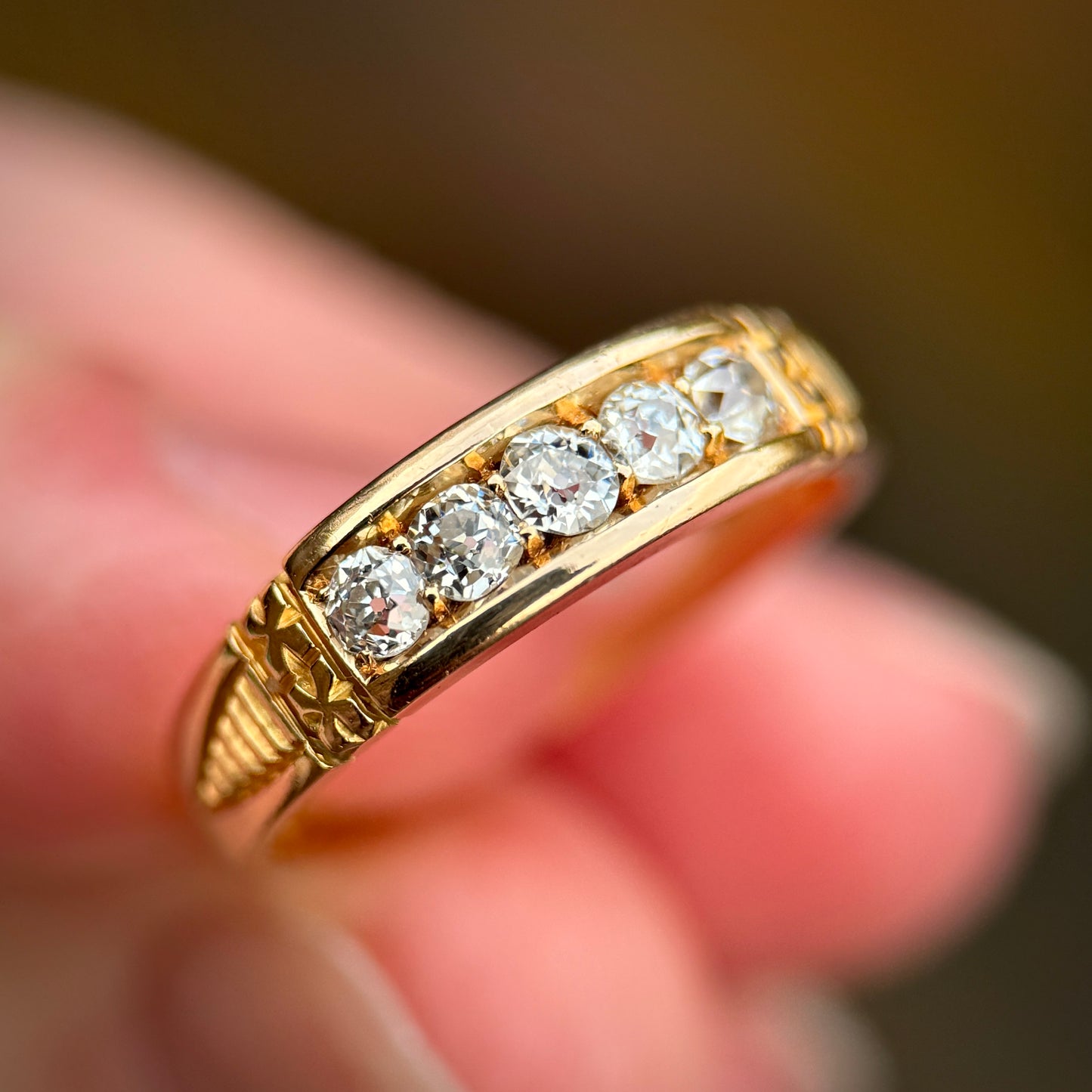 18ct Gold Antique Victorian 0.30CT Old Cut Diamond Five Stone Ring Size J