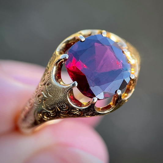 18ct Gold Antique Victorian Fully Hallmark Almandine Garnet Solitaire Gypsy Ring