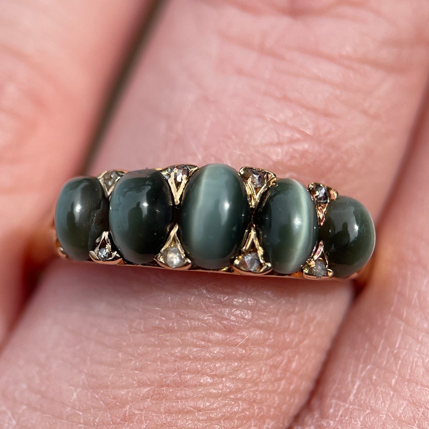 18CT Gold Antique Victorian (1887) Cats Eye Chrysoberyl & Diamond Ring
