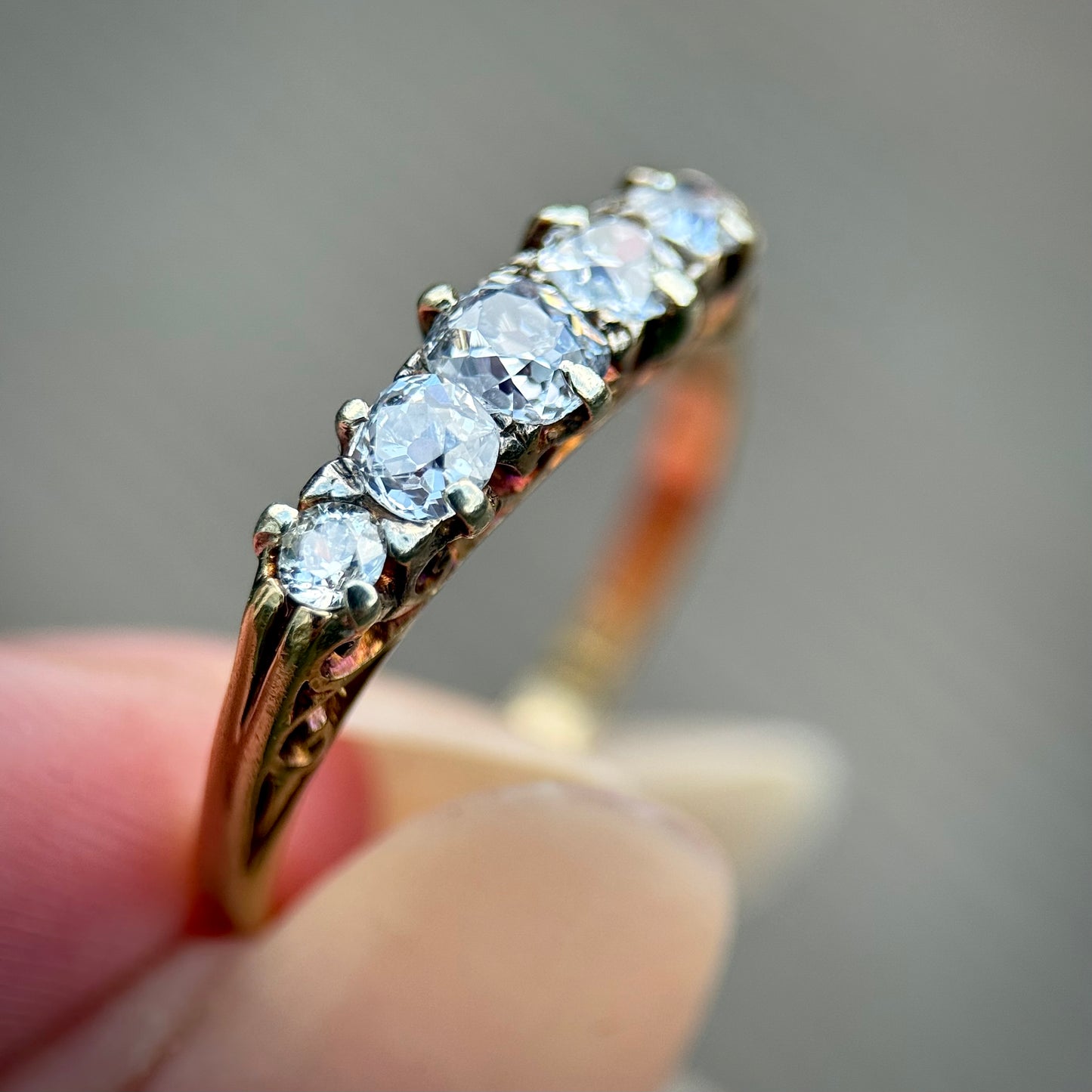 18ct Gold Antique 0.875ct Old Cut Diamond Five Stone Half Hoop Ring Size Q