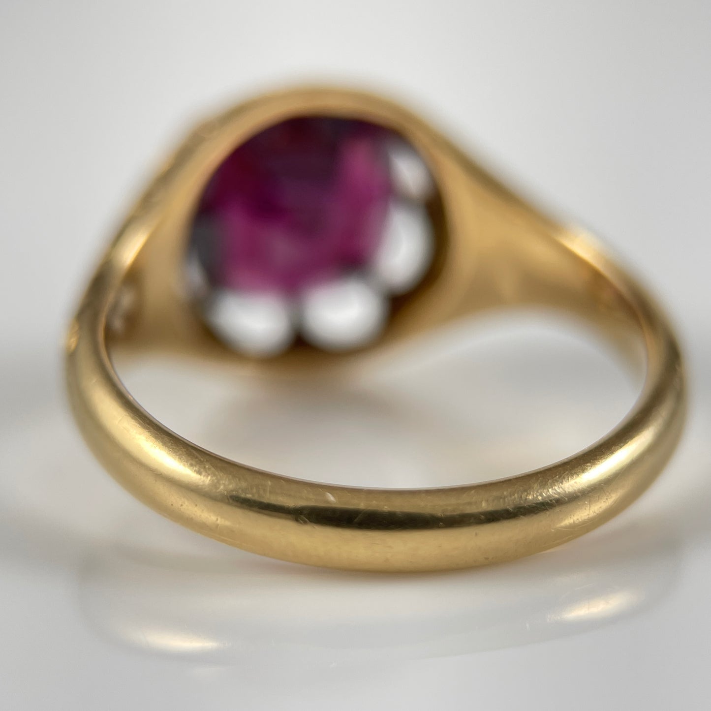 18ct Gold Antique Victorian Fully Hallmark Almandine Garnet Solitaire Gypsy Ring