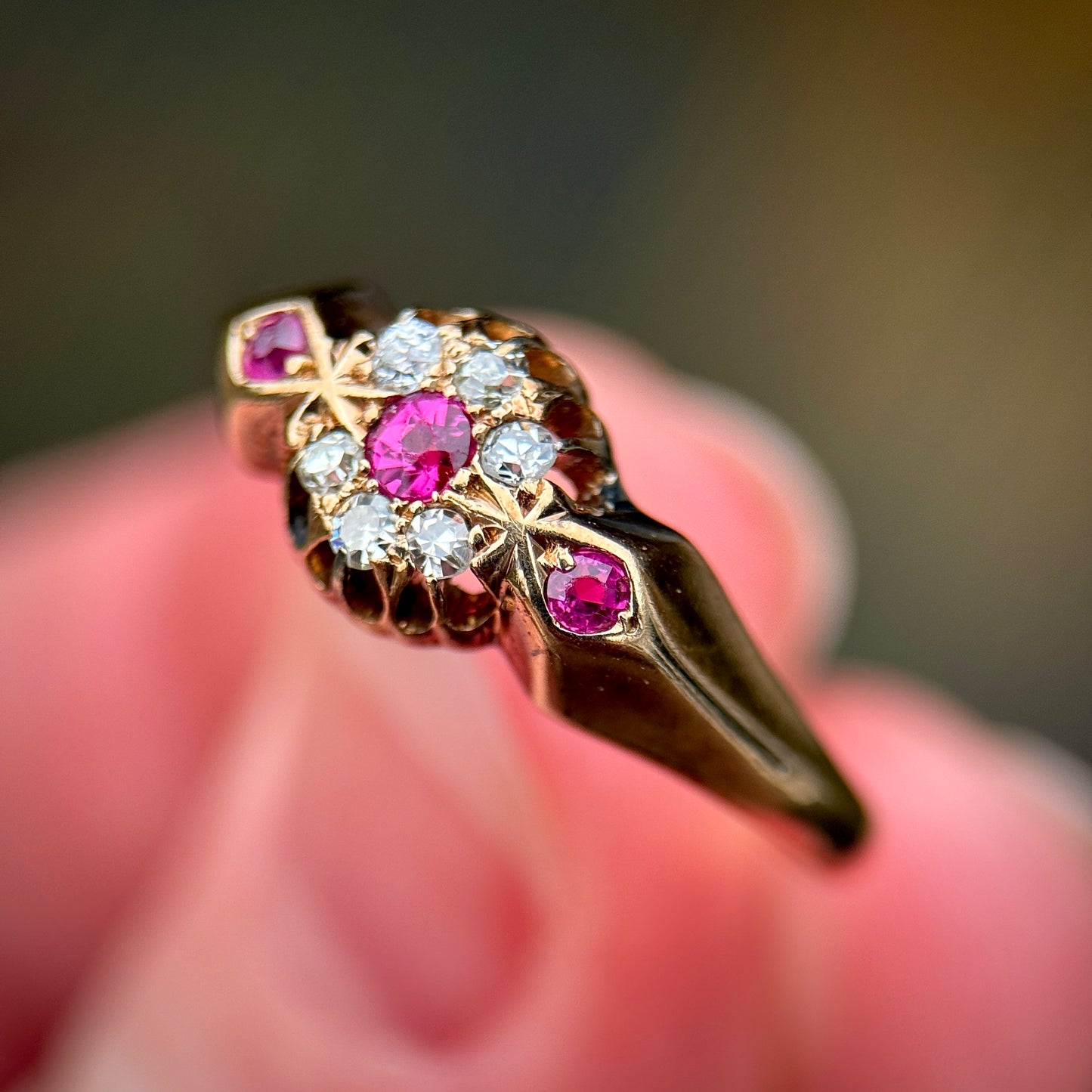 18CT Gold Antique Ruby & Old Cut Diamond Cluster Ring Size R 1/2 2.9g
