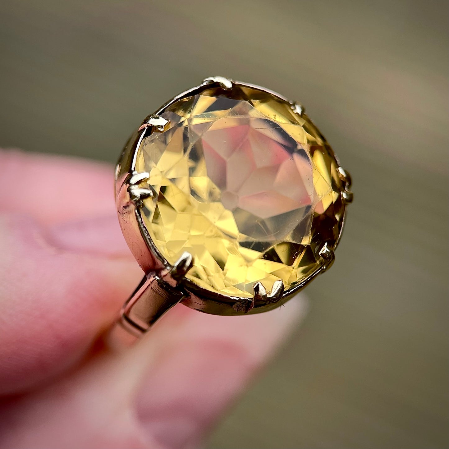 Impressive 15ct Gold Antique Georgian / Early Victorian 12.00ct Citrine Ring