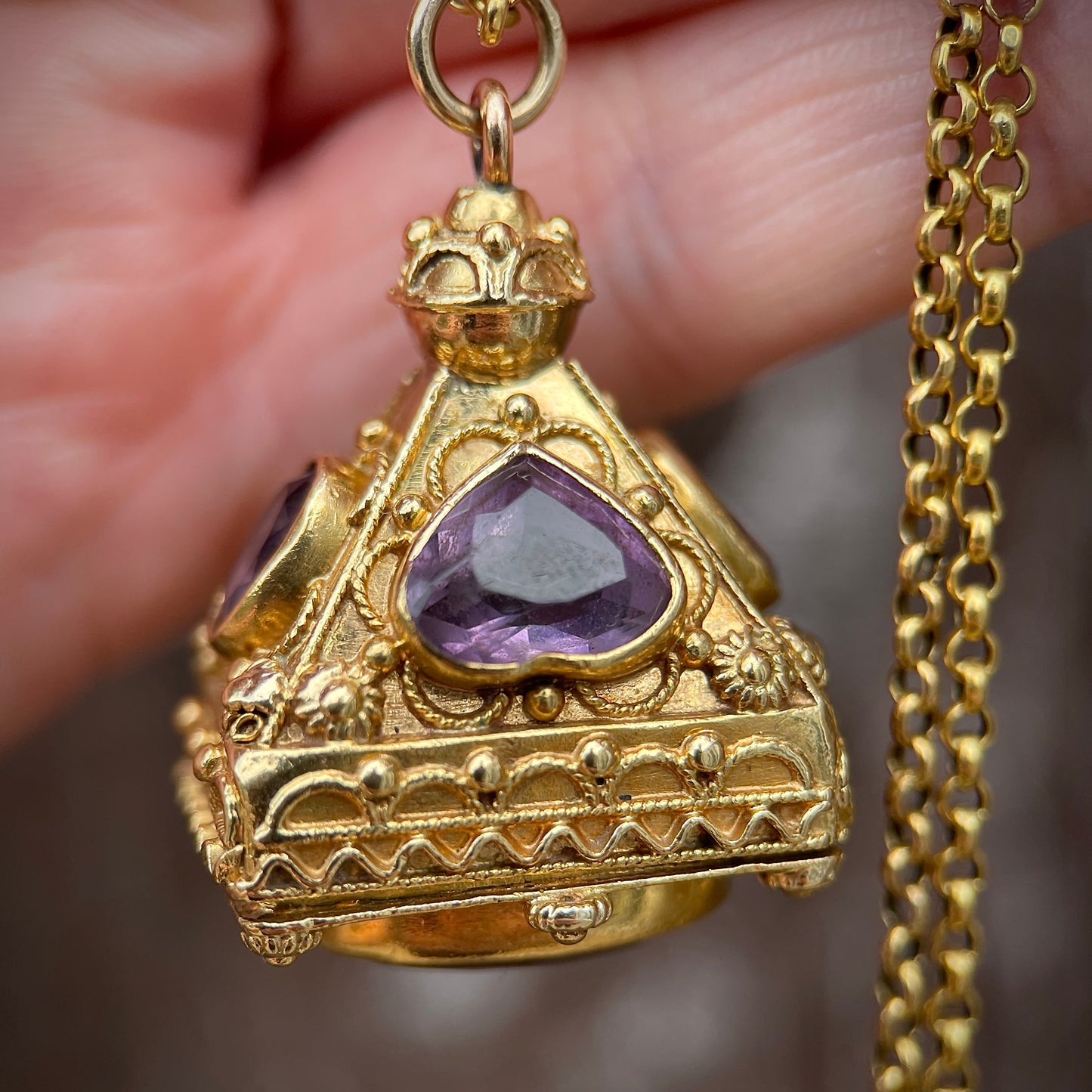 15CT Gold Antique Amethyst Heart Pendant Locket Seal Pill Box 9CT Gold Chain