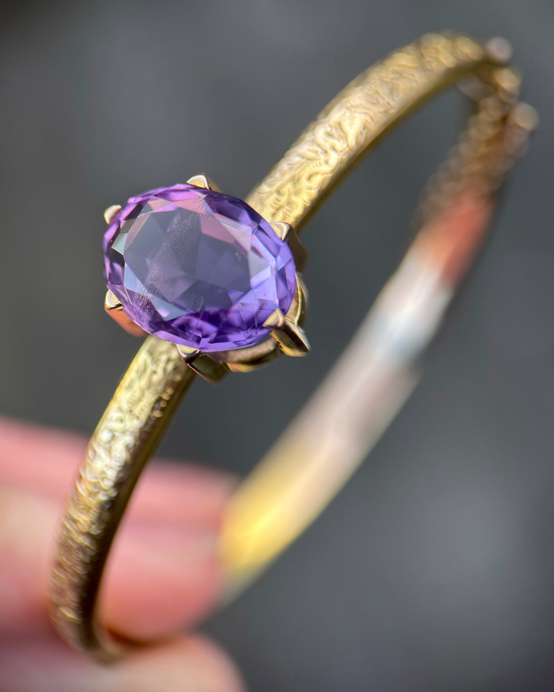 9ct Gold Antique Amethyst Art Nouveau bangle bracelet 7 1/4 inch 10 Grams Heavy