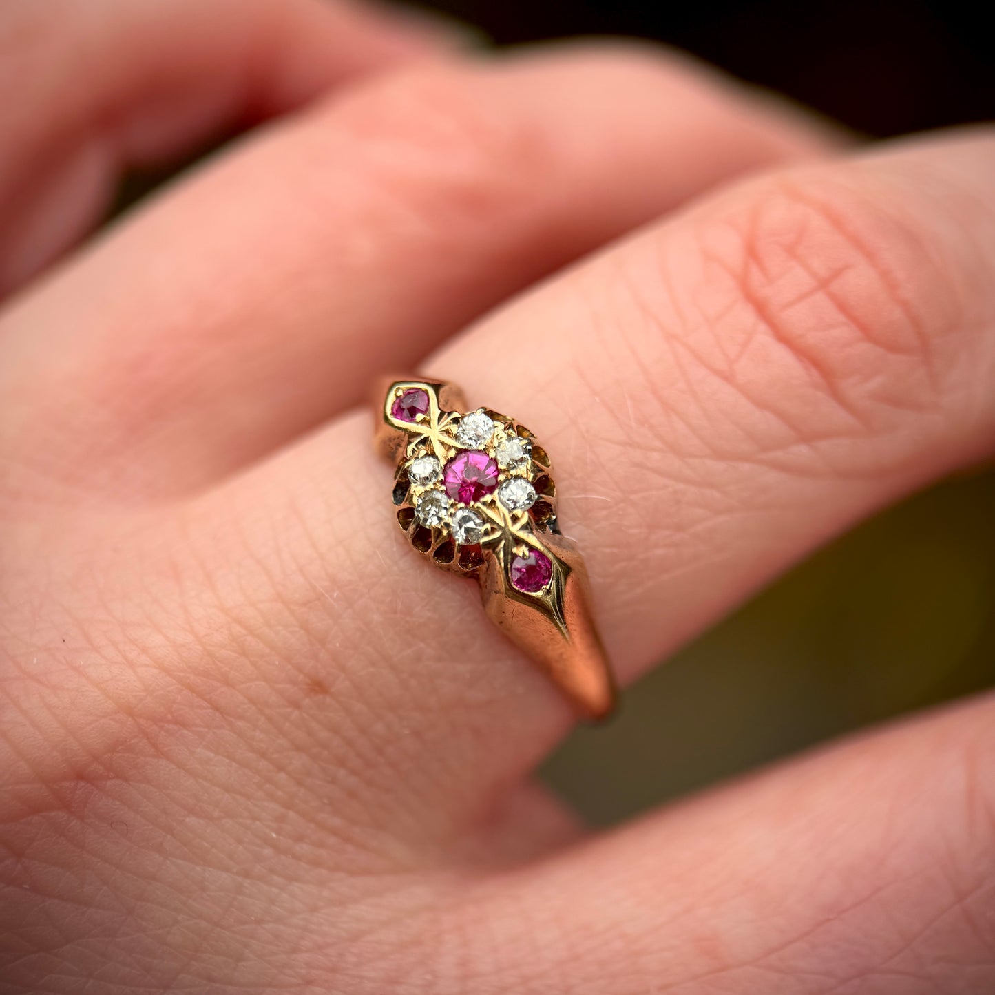 18CT Gold Antique Ruby & Old Cut Diamond Cluster Ring Size R 1/2 2.9g