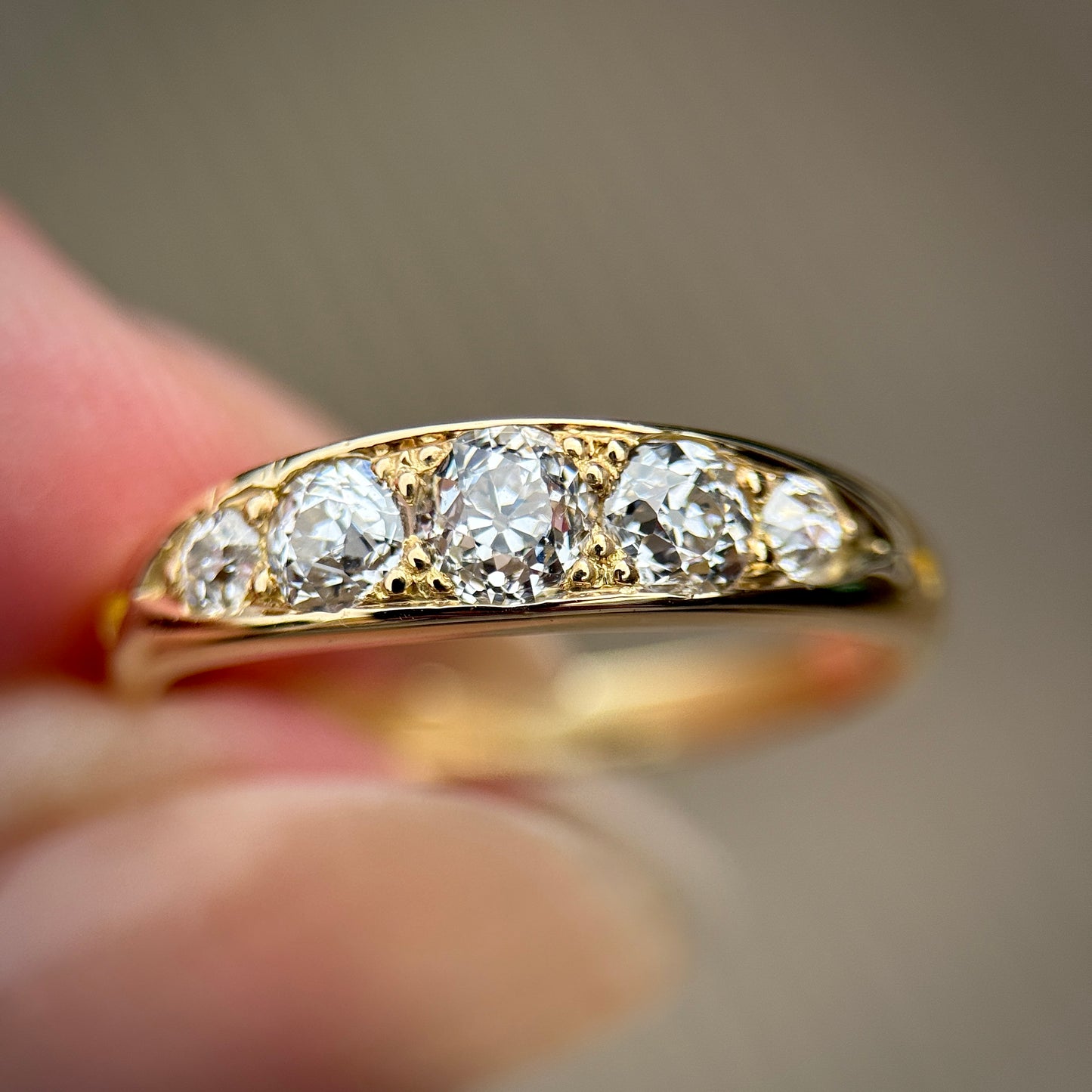 18ct Gold Antique 0.80ct Old Cut Diamond Five Stone Half Hoop Ring Size N