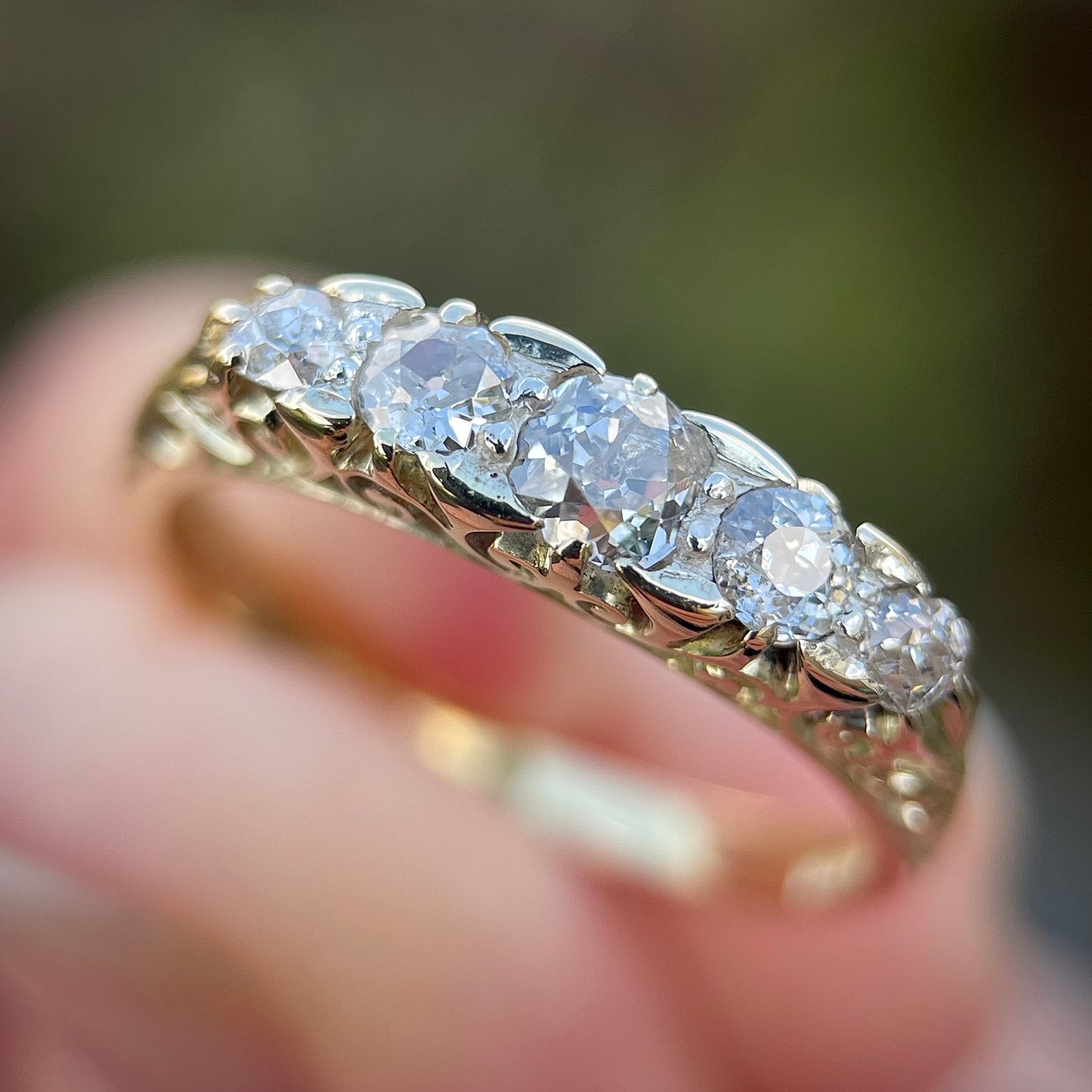 18ct Gold Antique Victorian 0.75ct Old Cut Diamond 5 Stone Ring