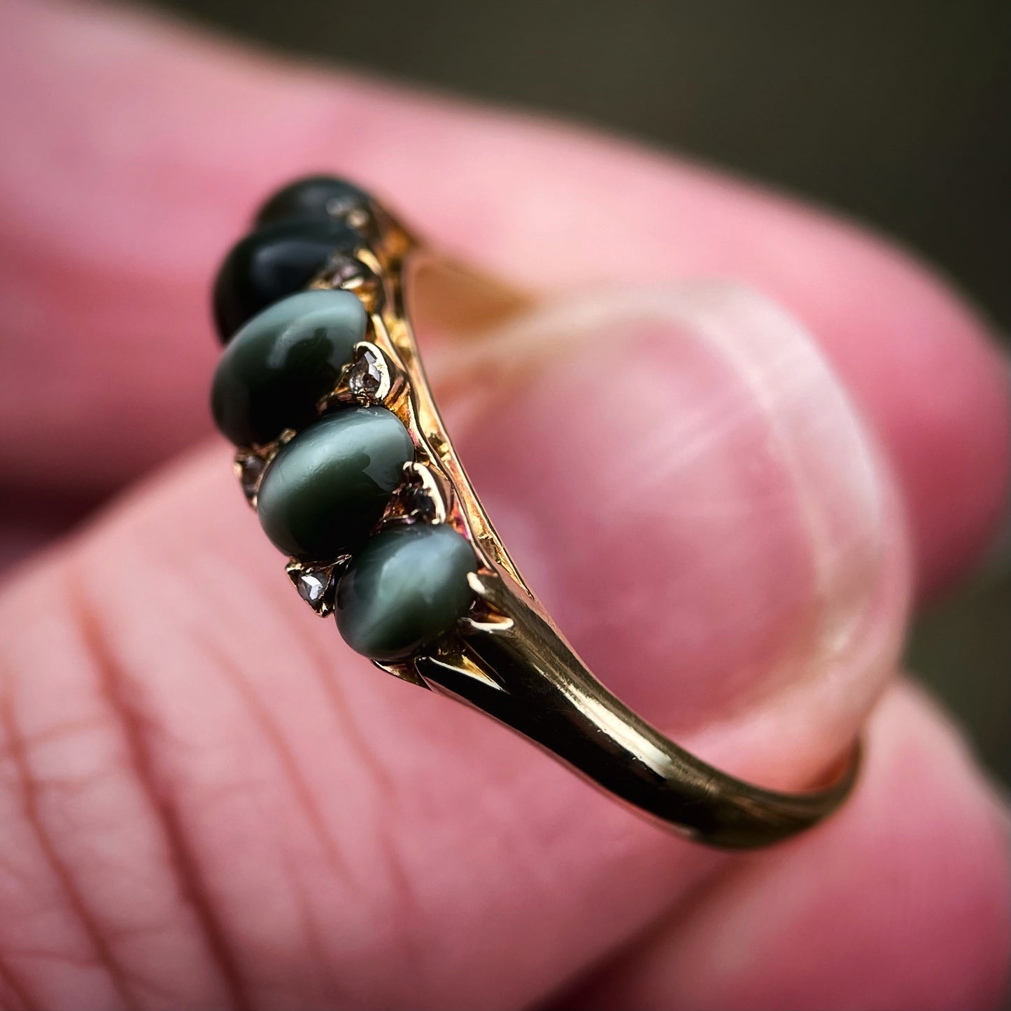 18CT Gold Antique Victorian (1887) Cats Eye Chrysoberyl & Diamond Ring
