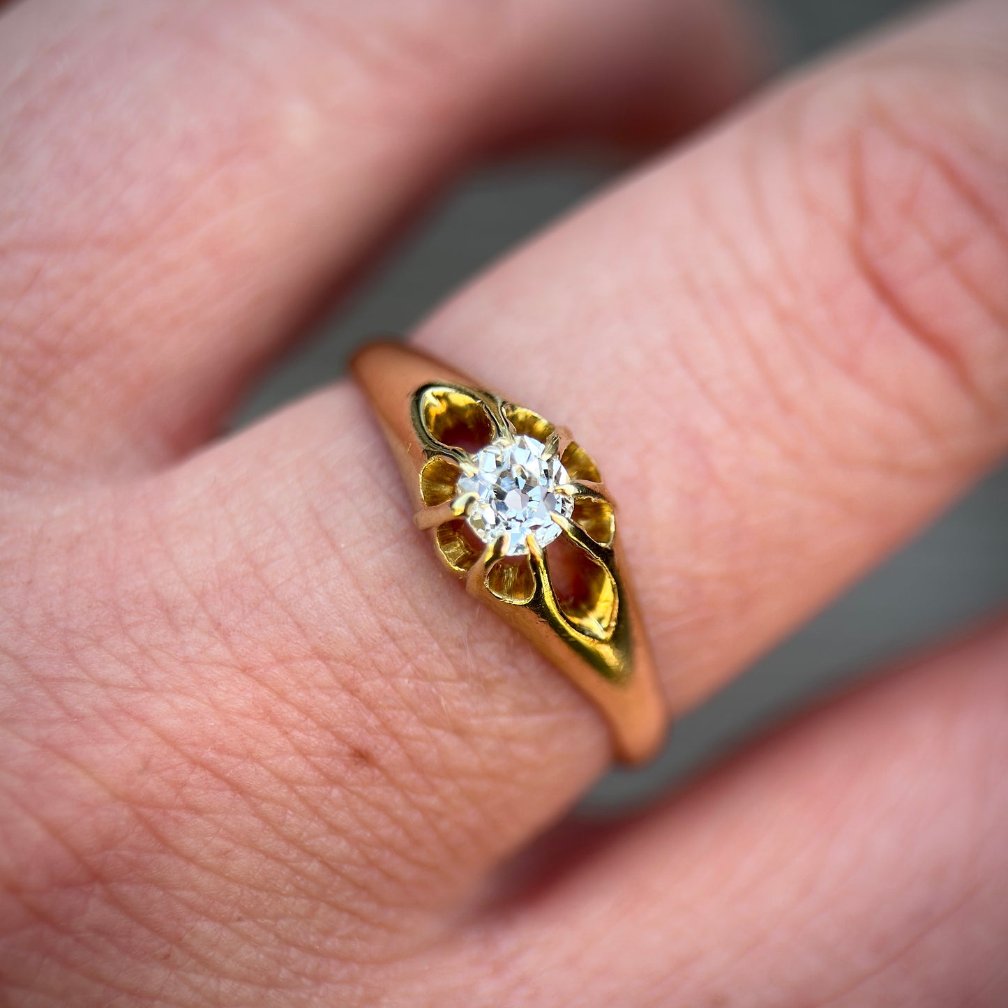 18ct Gold Antique Fully Hallmarked 0.30ct Old Cut Diamond gypsy Ring