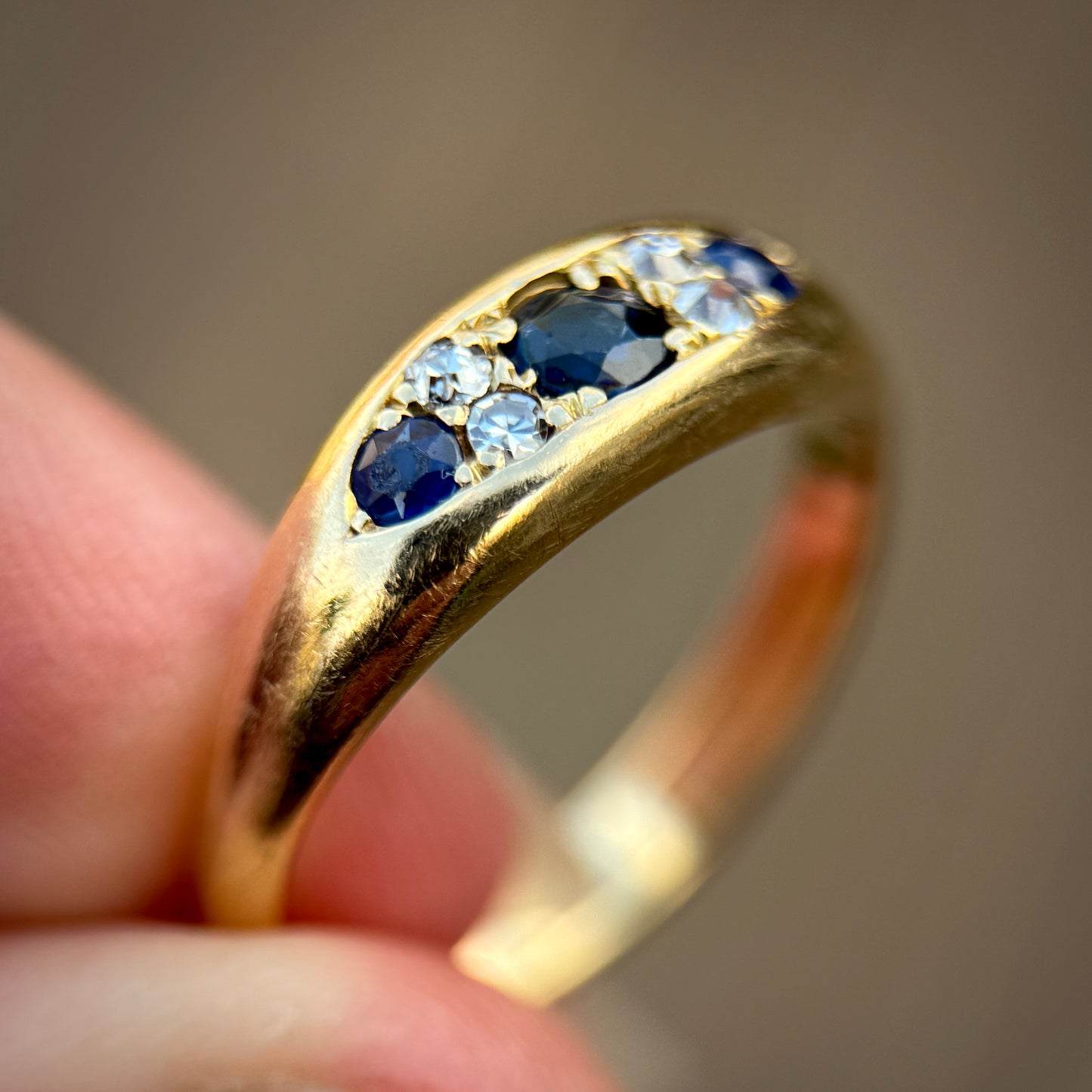 18ct Gold Sapphire & Old Cut Diamond gypsy Ring Heavy 5.4 grams Size R