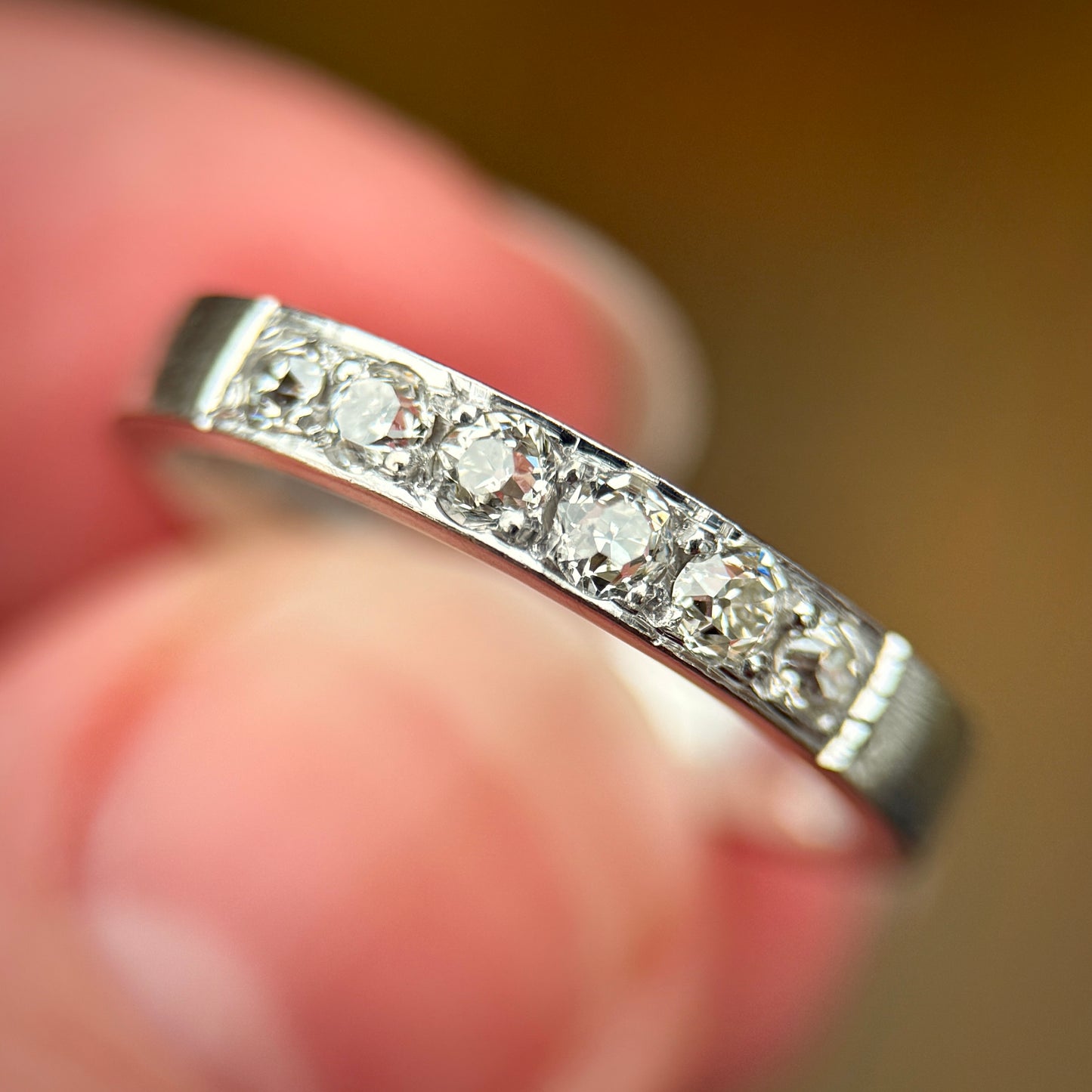 18CT White Gold 0.42ct Old Cut Diamond Half Eternity Band Ring Size N 1/2 4.5g