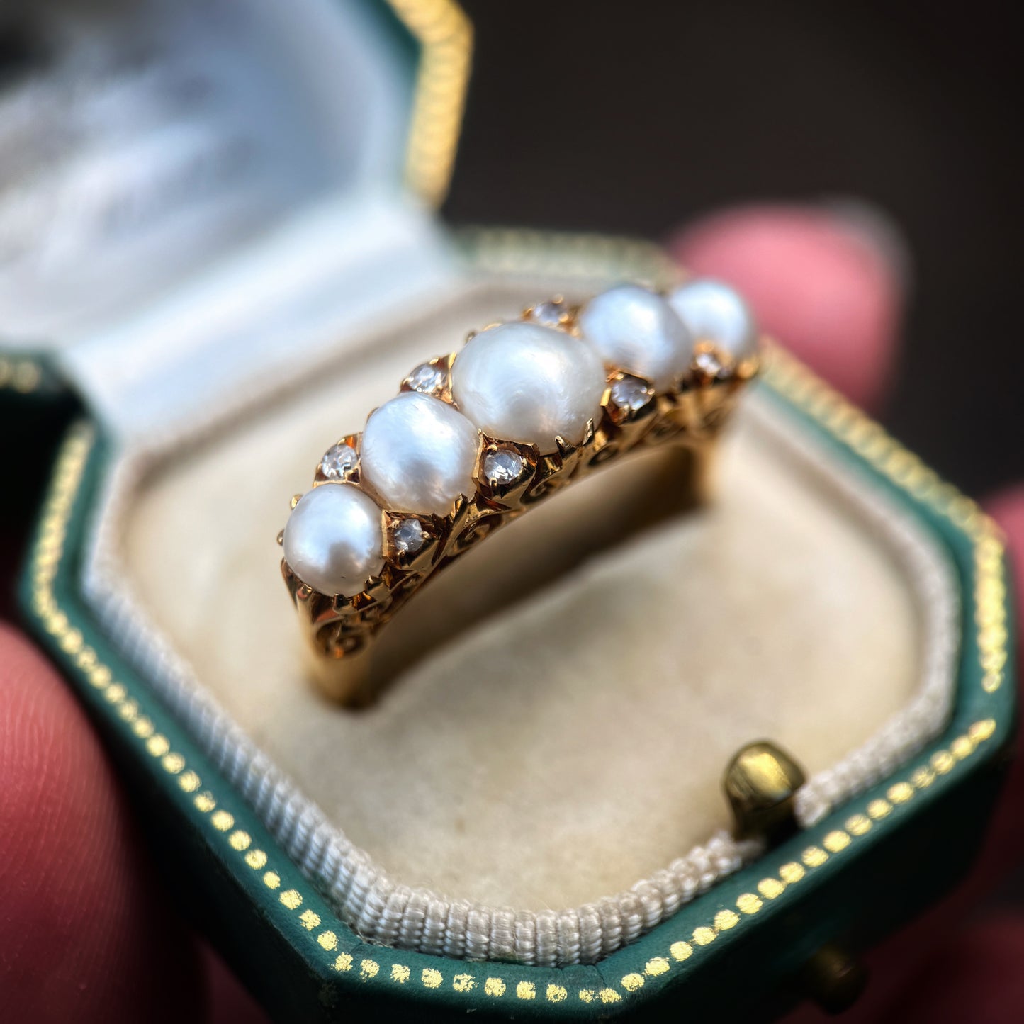 HUGE 18CT Gold Antique Pearl & old cut diamond five stone half hoop ring 7.8g