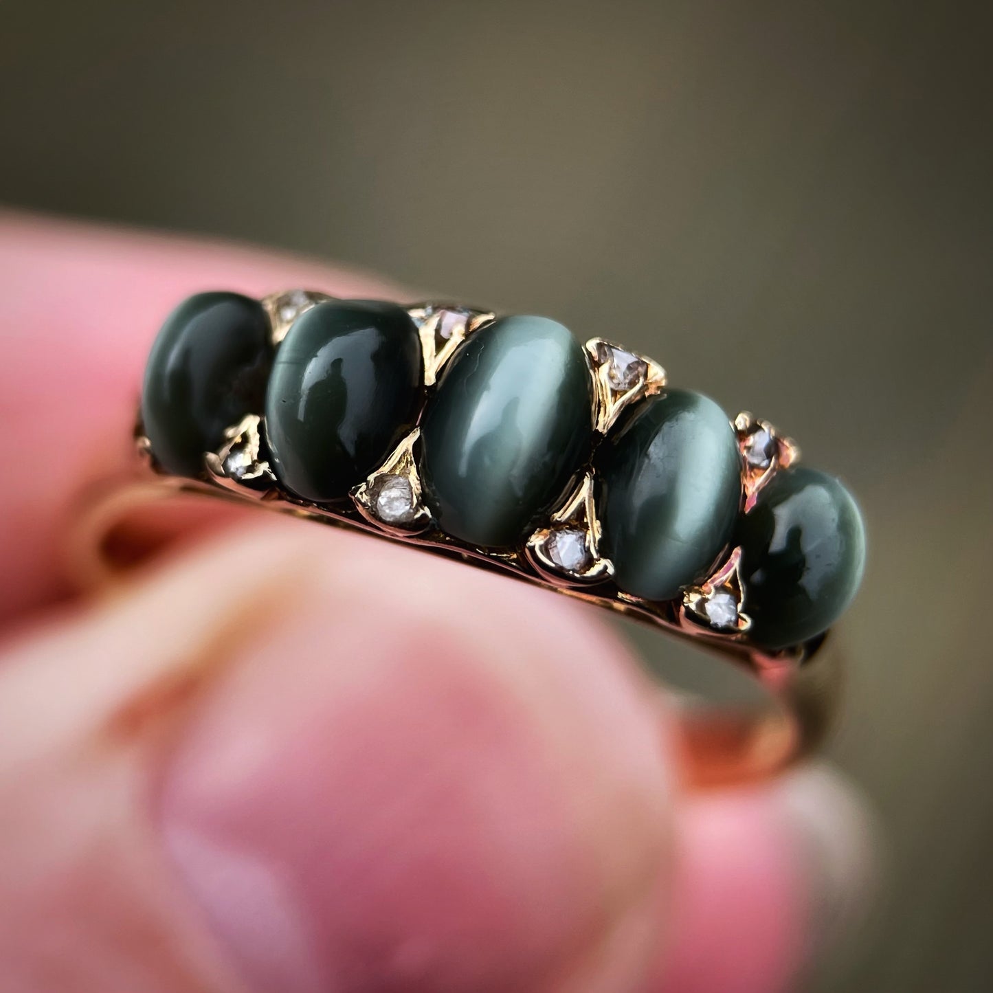 18CT Gold Antique Victorian (1887) Cats Eye Chrysoberyl & Diamond Ring