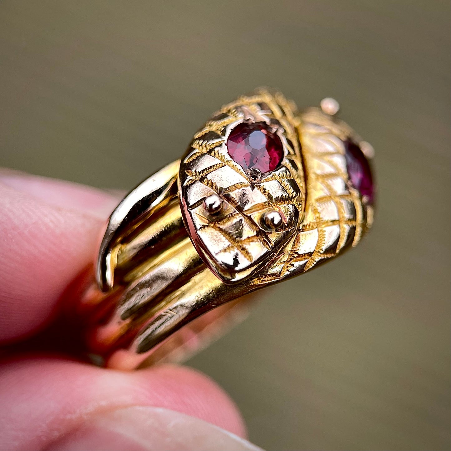 9CT Gold Antique (1915) Double Headed Snake / Cobra Ring 5.1g