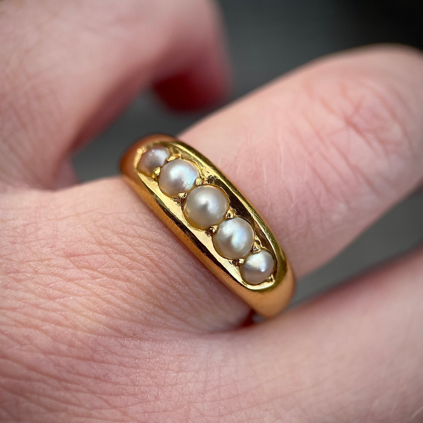 Heavy 18CT Gold Antique Pearl five stone half hoop gypsy ring 7.4g Size R 1/2