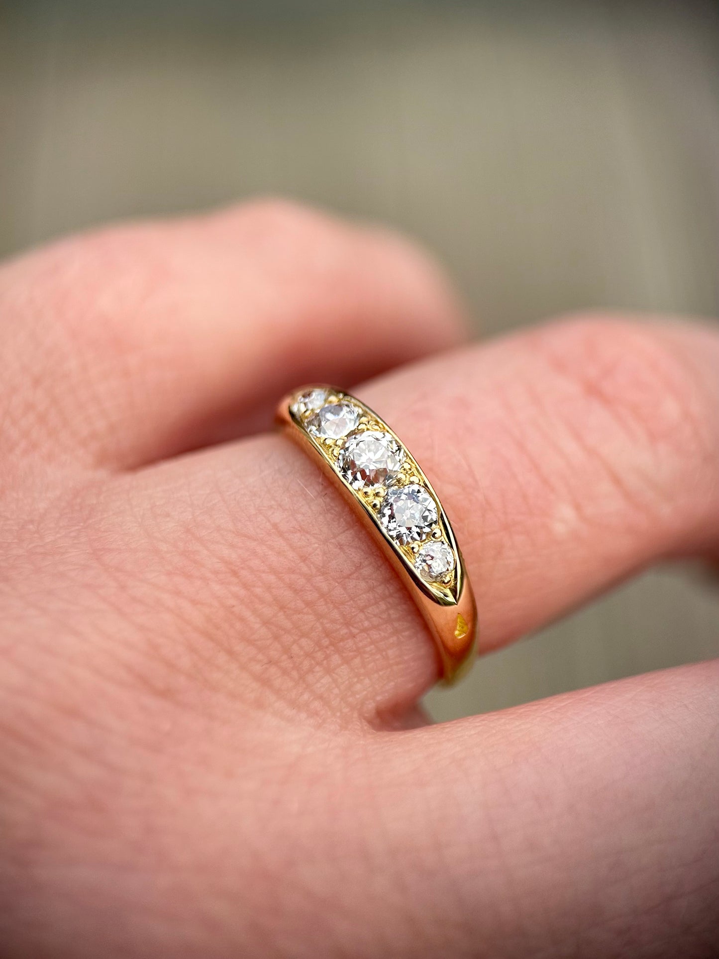 18ct Gold Antique 0.80ct Old Cut Diamond Five Stone Half Hoop Ring Size N