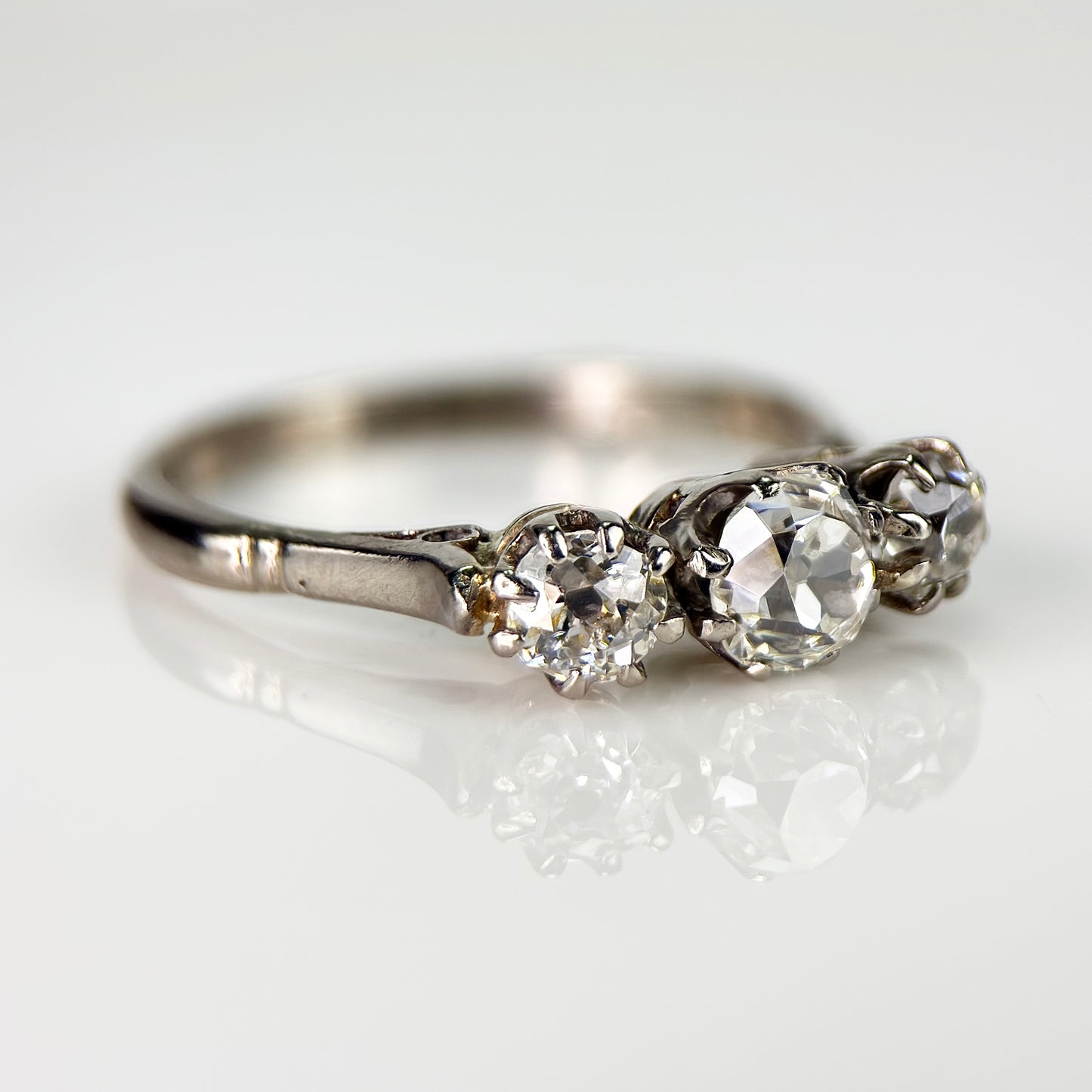 18ct Gold Antique 0.75ct Old Cut Diamond three Stone trilogy ring