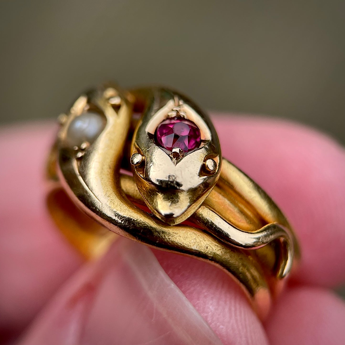 Museum Quality 18CT Gold Antique Victorian 1890 Double Headed Snake Ring