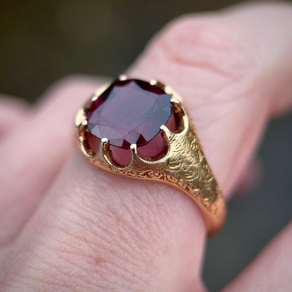 18ct Gold Antique Victorian Fully Hallmark Almandine Garnet Solitaire Gypsy Ring