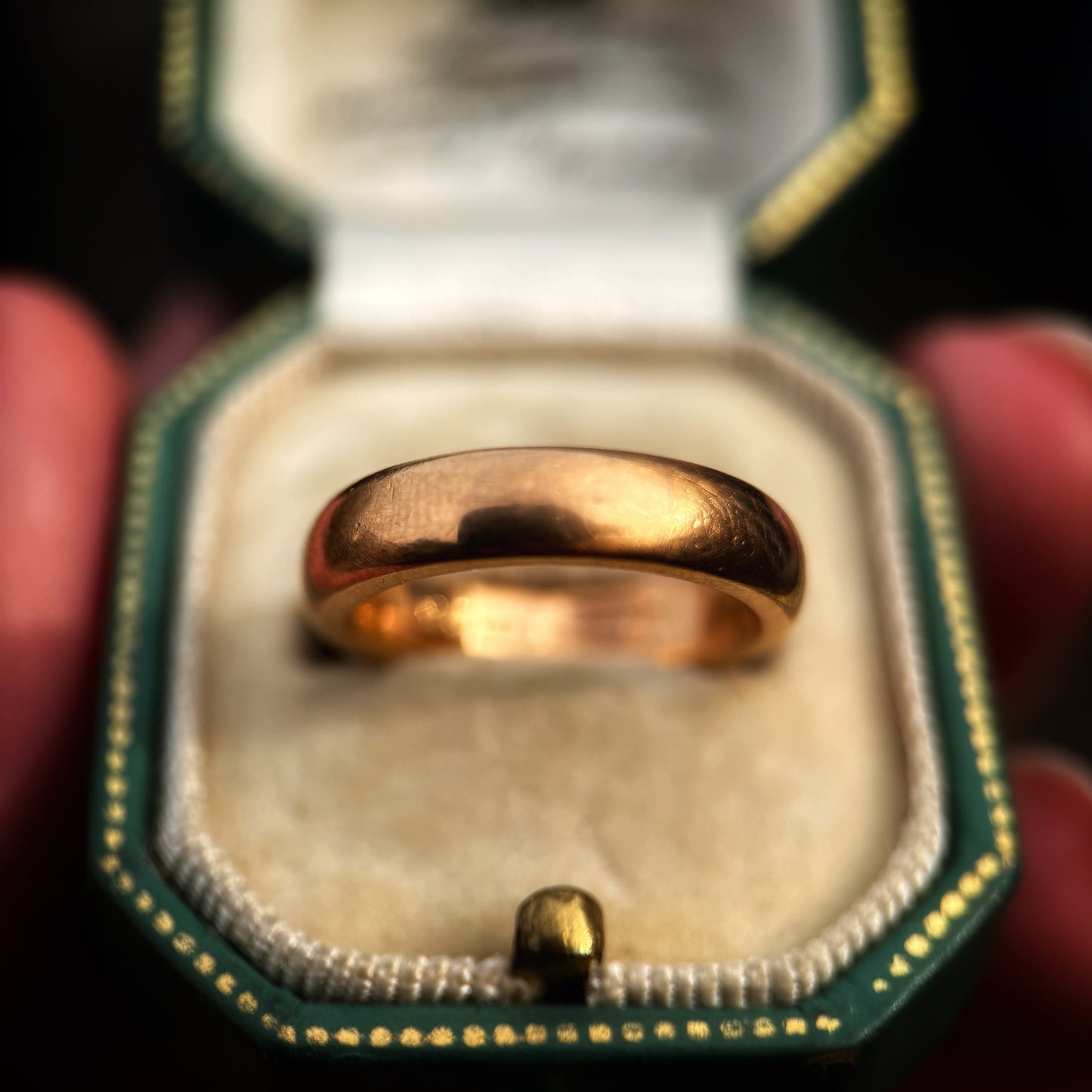 Antique Fully Hallmarked 22CT Gold Wedding ring band Size L 1/2 Heavy 9.9 grams