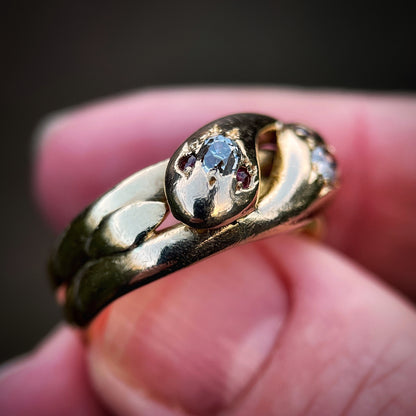 18CT Gold Antique Old Cut Diamond & Ruby Double Headed Snake Ring Heavy 9.6g