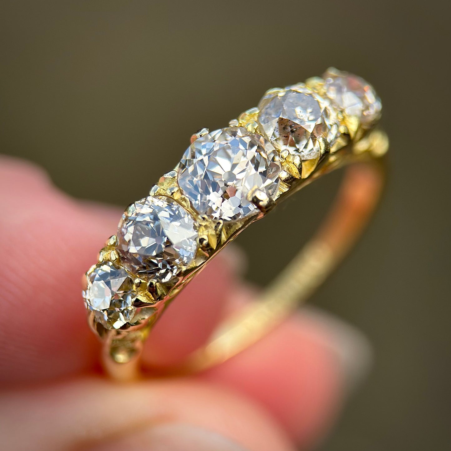 18ct Gold 1.625ct Antique Fully Hallmarked Old Cut Diamond Five Stone Ring