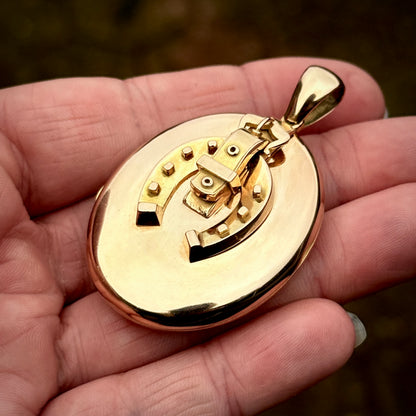 Large 15CT Gold Antique Victorian Horse shoe Pendant Memorial Locket 22.8 grams