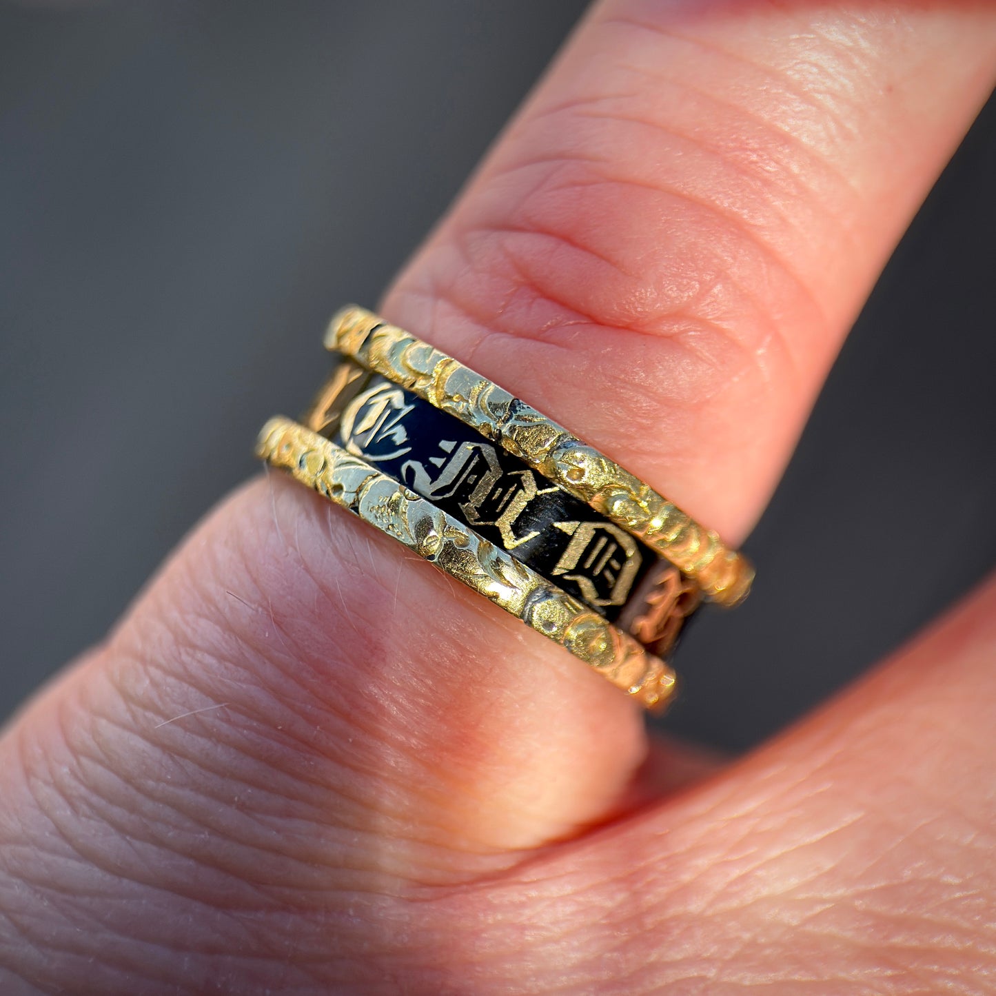 18ct Gold Antique Georgian 1827 Enamel Mourning Memorial Ring