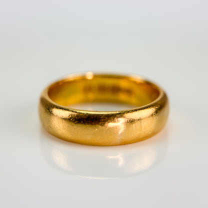 22ct Gold wedding band ring 7.3 Grams heavy size K