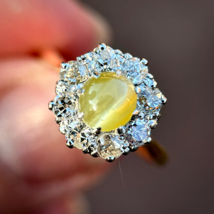 18CT Gold Antique Edwardian Cats Eye Chrysoberyl & Old Cut Diamond Cluster Ring
