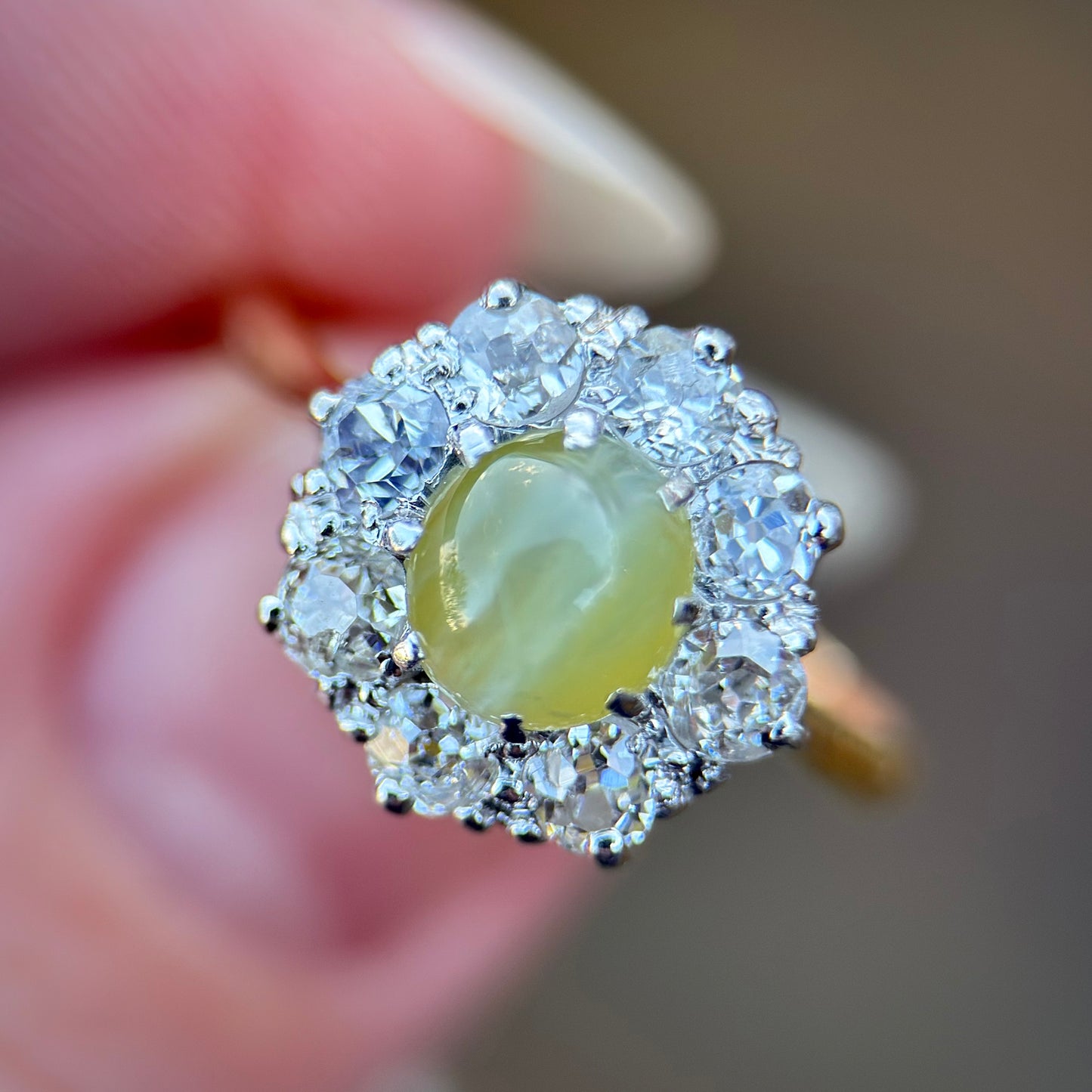 18CT Gold Antique Edwardian Cats Eye Chrysoberyl & Old Cut Diamond Cluster Ring