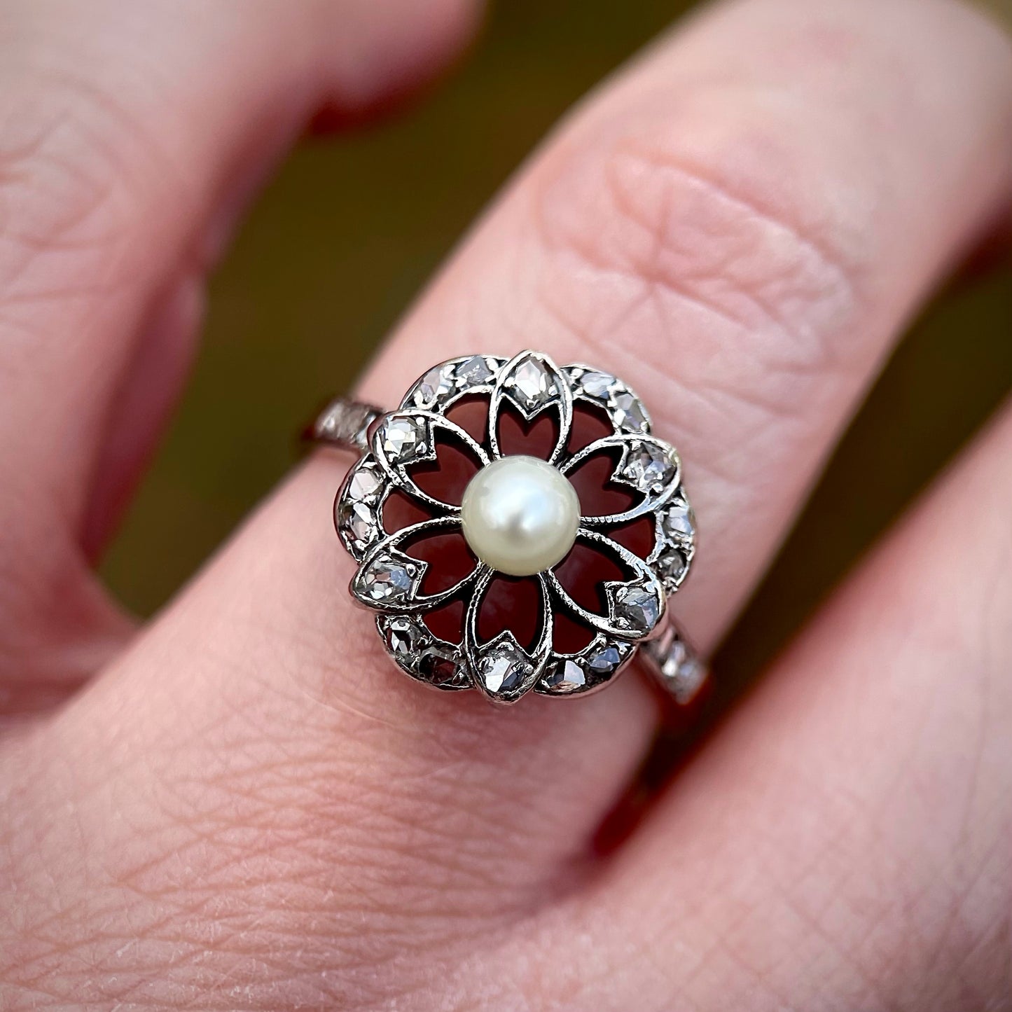 18CT Gold Antique Art Nouveau Old rose cut diamond & pearl floral flower ring