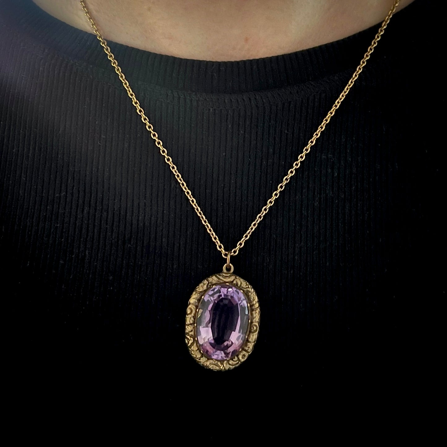 Antique Georgian / Early Victorian Chased Gold Amethyst Pendant 9CT Gold Chain