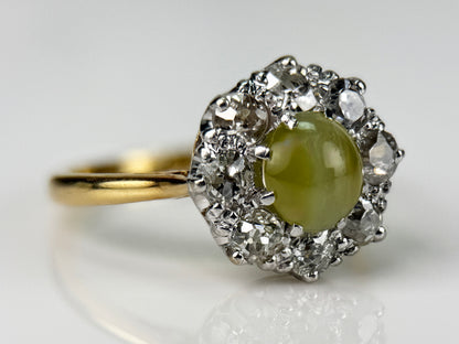 18CT Gold Antique Edwardian Cats Eye Chrysoberyl & Old Cut Diamond Cluster Ring