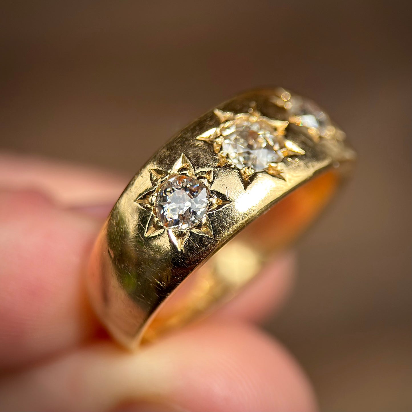 18ct Gold Antique Hallmarked 0.75ct Old Cut Diamond three stone gypsy ring Heavy