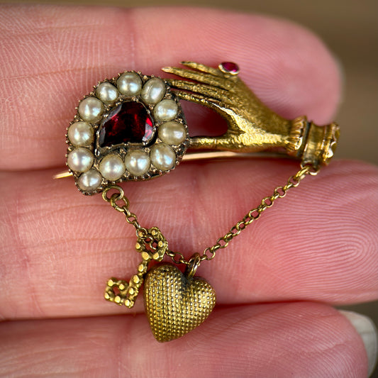 15ct Gold Antique Georgian Victorian Hand Heart Key Mourning brooch lace pin