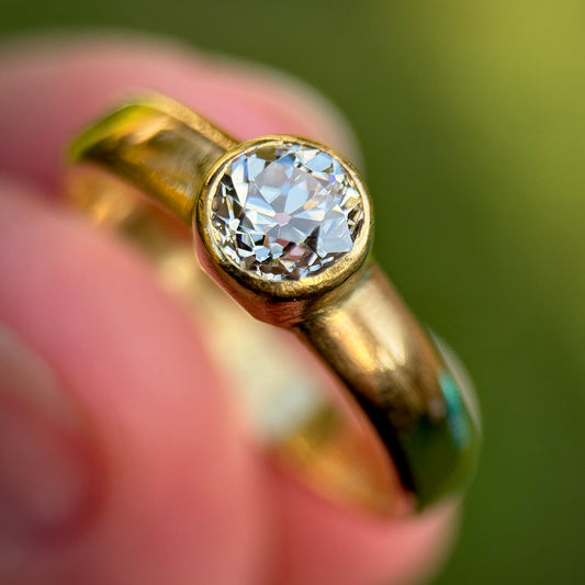 0.90CT Old Mine Cut Diamond Solitaire 18ct Gold Ring Size Q 5.0g